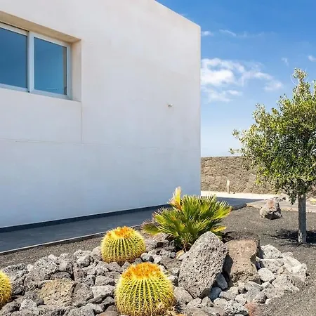 Sandy Costa Teguise